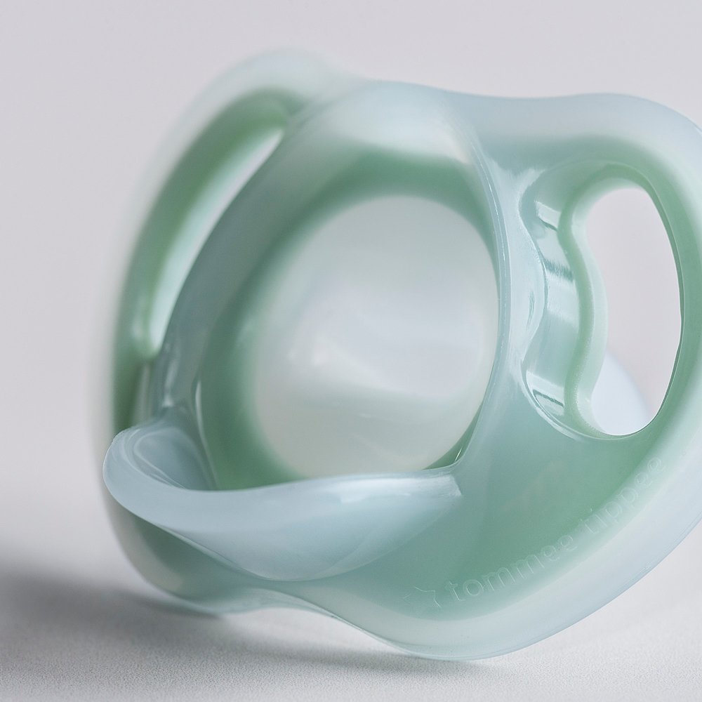 Tommee Tippee Ultra Light Soother Pack Of 2 (6-18M) - Image 4