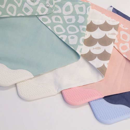 Babyjem Poplin Neck Scarf Bib With Teether / Brown / Fish - Image 4