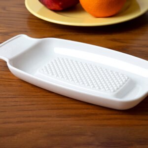 Babyjem Plastic Grater Ecru (Cream)