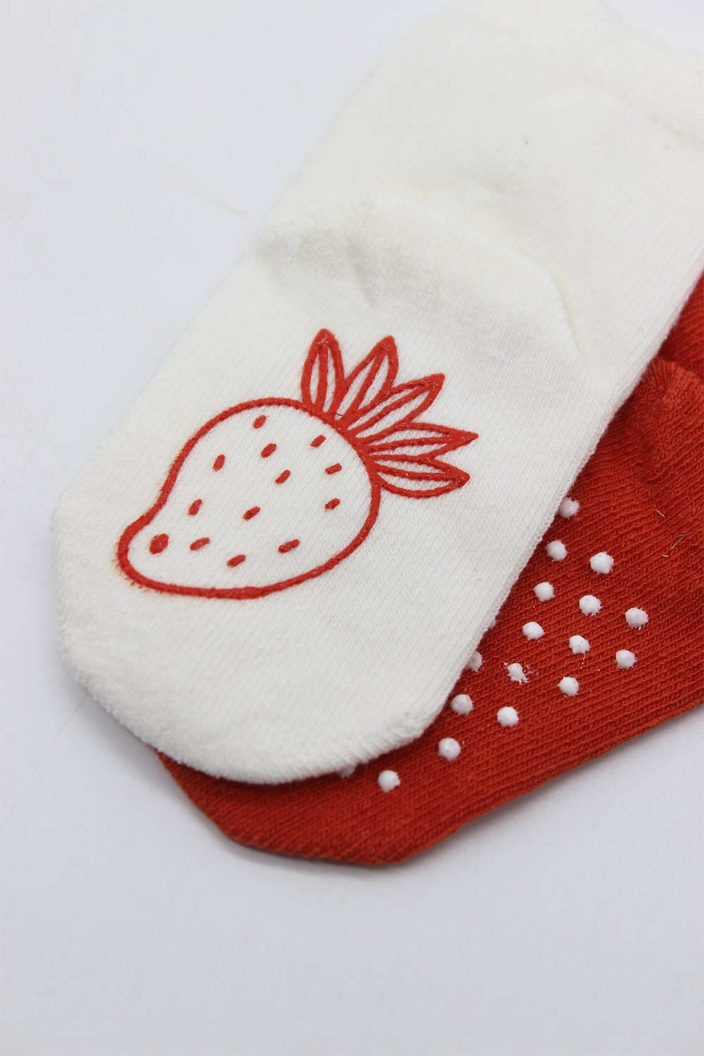 Bistyle Organic 2-Pairs Combed Non-slip Socks (6-12 m) Red - Image 4