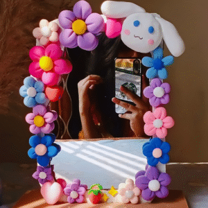 ورشة فنية لتزيين إطارات المرايا باستخدام الرغوة والمعجون