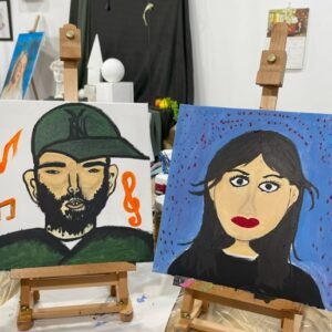 ورشة فنية للرسم على لوحات الكانفاس