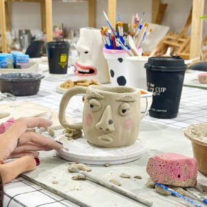 تجربة فنية في صناعة وتلوين الفخار
